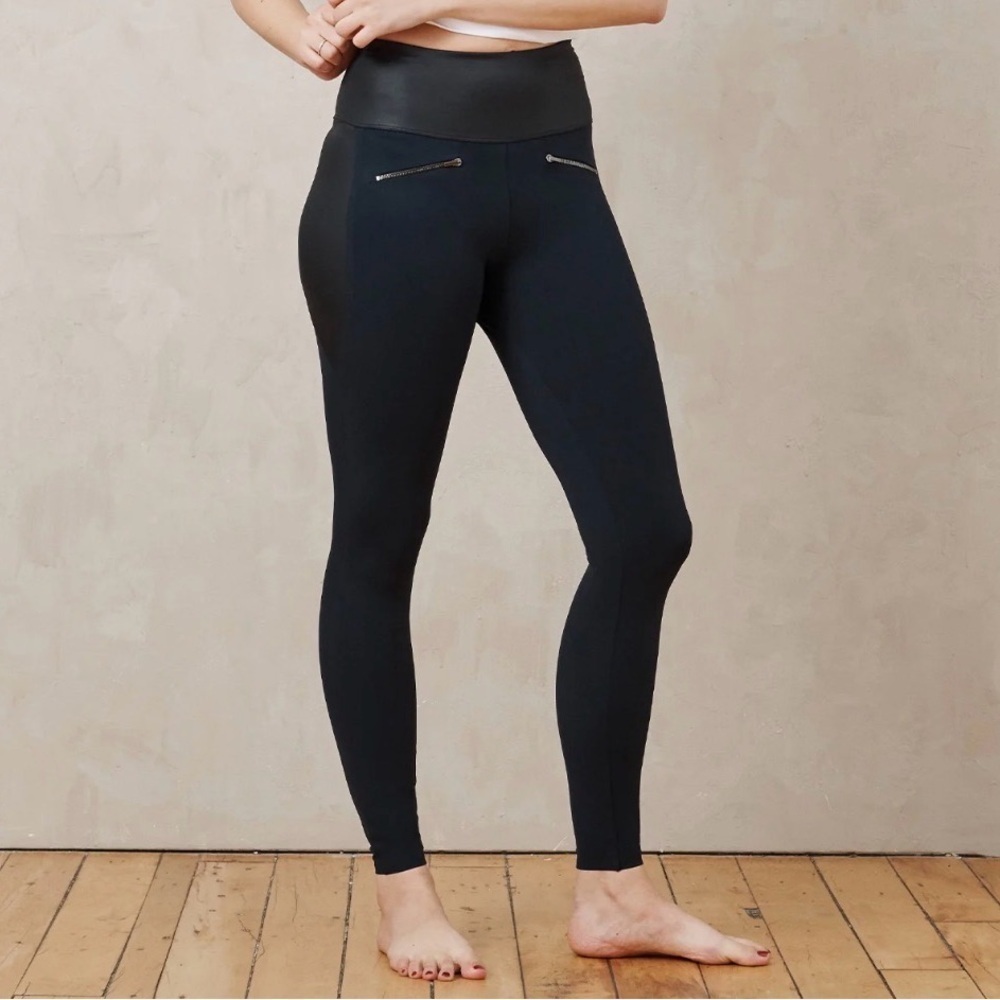 Aday Throw It Higher leggings black moto EUC medium